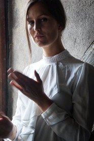 Photo of Anna Mariani as Taxidriver