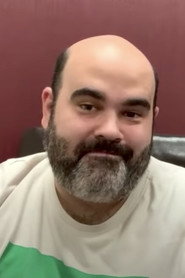 Photo of Iván Delgado as Un homme