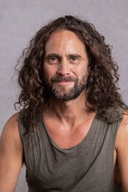 Photo of Áron Gauder as Másik indián férfi (voice)