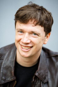 Photo of Denis Lyons as Darren