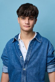 Photo of Izan Fernández as Zaro