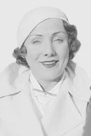 Photo of Myrtle Reeves as Mimi
