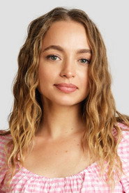 Photo of Yeşim Çelebi as Esin Kocabey