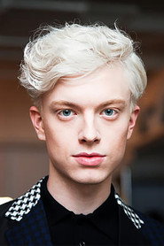 Photo of Apollo Luce as Saul Larson