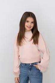 Photo of Noah Casas as Alejandra
