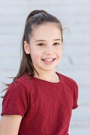 Photo of Nina Perrenoud as Julie (alternately)