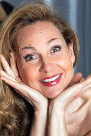Photo of Raphaëlle Farman as Flora Bervoix