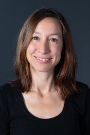 Photo of Elisabet Assens as Funcionaria CIE