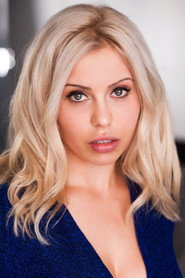 Photo of Simona Shyne as Skye