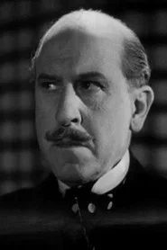 Photo of Athole Stewart as Sir Gilbert Oughterson