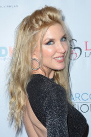 Photo of Erin Gavin as Erin (Apartment 661)