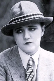 Photo of Helen Greene as Maude Raynes