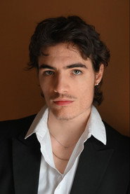 Photo of Elliott Mitrani as Quentin