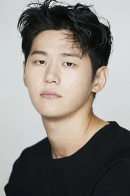 Photo of Lee Hak-ju as Shin Ga-won