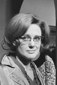 Photo of Henny Alma as Serveerster