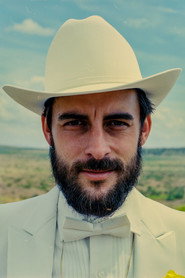 Photo of Robert Ellis as Simon