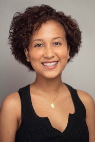 Photo of Miranda Ortega as Bella