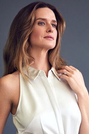 Photo of Carly Roland as Isabella