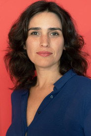 Photo of Laura Castro as Tânia
