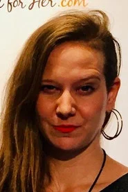 Photo of Ava Mir-Ausziehen as Ava