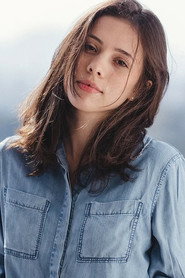 Photo of Nayara Castro as Anice