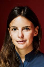 Photo of Pauline Bayle as Gloria
