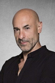 Photo of Alessio Bertallot as Il fantasma del Natale futuro
