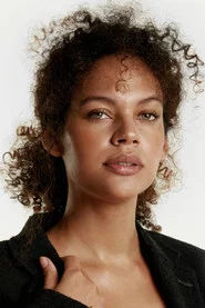Photo of Uiliana Lima as Solange