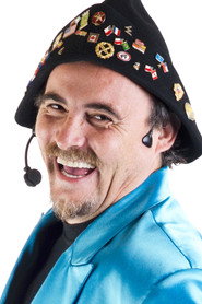 Photo of Paul Vásquez as El Flaco
