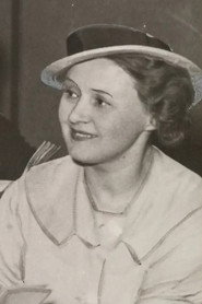 Photo of Lydia Opøien as Jordmoren