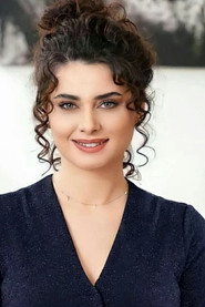 Photo of Yagmur Sahbazova as Narin