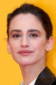 Photo of Valentina Bellè as Elisabetta Parolin