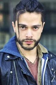 Photo of Víctor Ayala as Martin Vetter