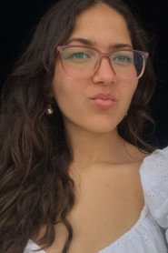 Photo of Maria Clara Aguiar Galasso as Cecília