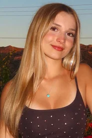 Photo of Ecrin Su Çoban as Damla Pamuk