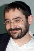 Photo of Nicolas Hossein as Uzun, 'L'échalas'