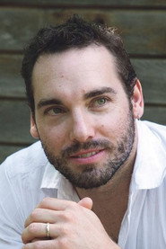 Photo of Vincent Lemay-Thivierge as Éric Paré