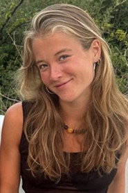 Photo of Annabella Sørensen as Anna