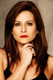 Photo of Naura Schneider as Joana