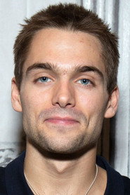 Photo of Dylan Sprayberry as Liam Dunbar