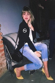 Photo of Isabela Samuelsson as Júlia
