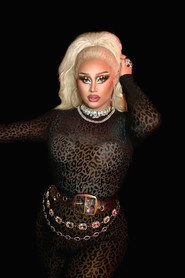 Photo of Maybelline as Newsanchor