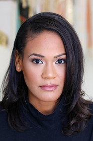 Photo of Alyssa Brayboy as Evelyn