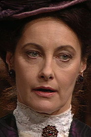 Photo of Angelika Auer as Thea Staudinger