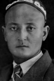 Photo of Mashrab Yunusov as Grandfather Bahram