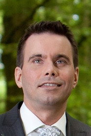 Photo of Arnoud Schellenberg as Hem zelf (voice-over)