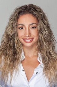 Photo of Nicole Marim as Administradora de Horas