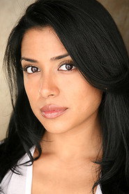 Photo of Noemi Dunbar as Elena