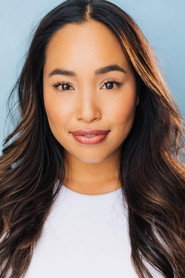 Photo of Melanie Sutrathada as Sienna