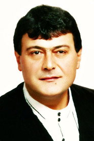 Photo of Ferdi Özbeğen as Murat